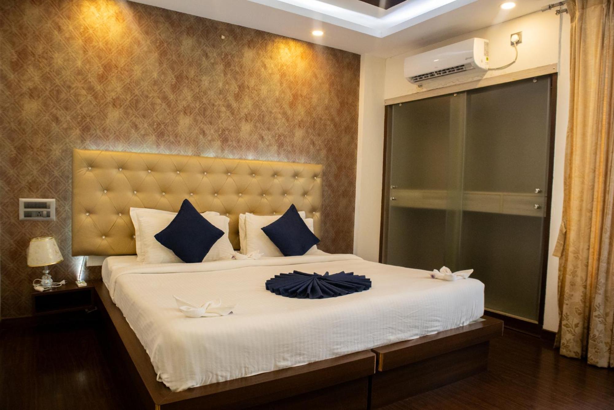 Mystic Apartotel Hebbal Bangalore Exteriör bild